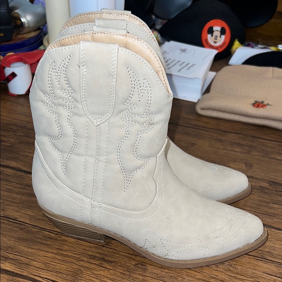 Soda Cream Western Ankle Boots- 7 - Picture 1 of 7